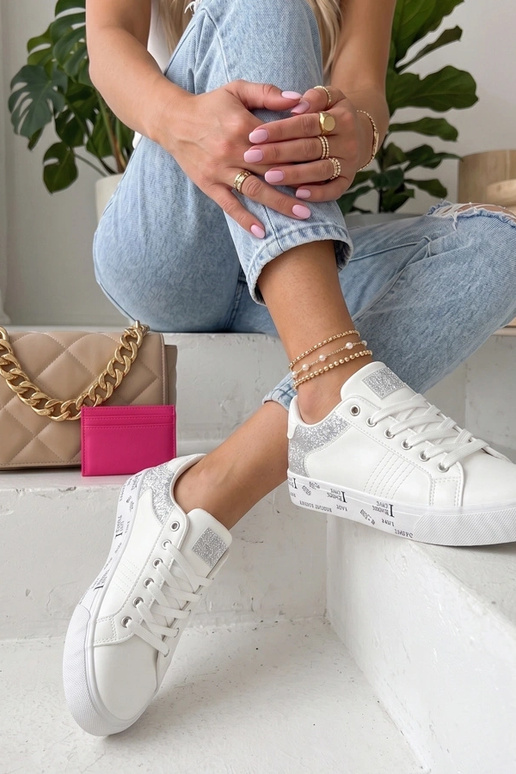 Witte sneakers met decoratieve inzetstukken Layla