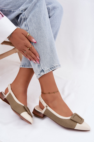 Dames sandalen met decoratieve gespen zandkleur