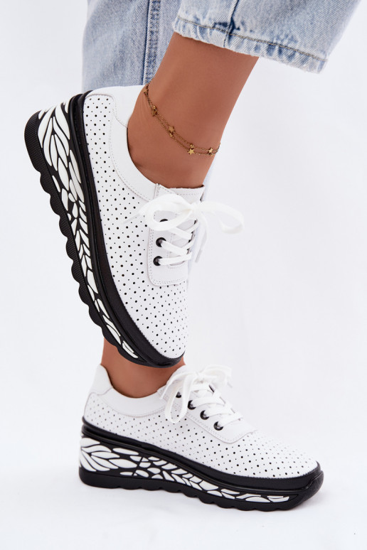 Witte dameschoenen met uitsnijdingen en platform Morra