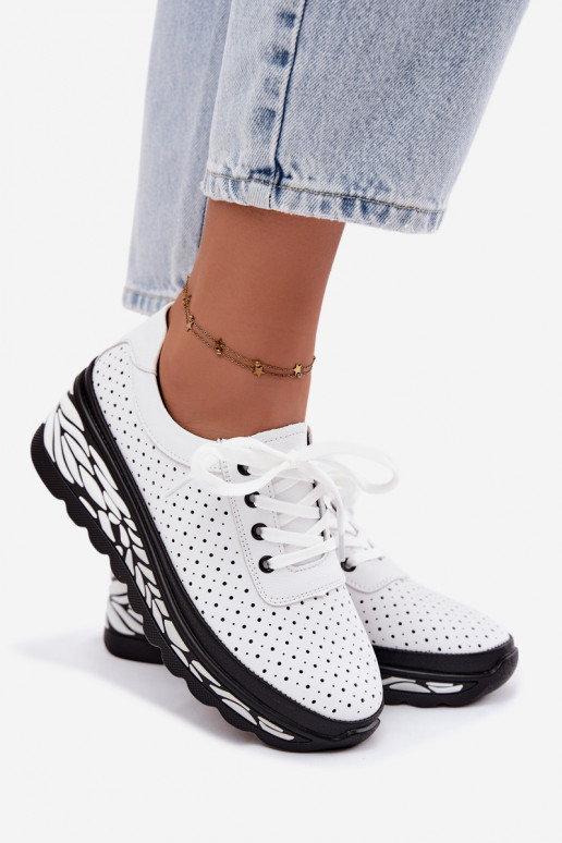 Witte dameschoenen met uitsnijdingen en platform Morra