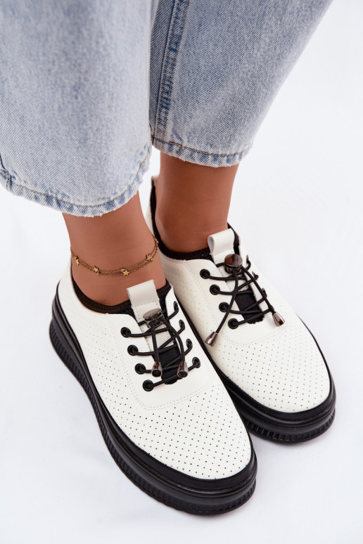 Witte dameschoenen met platform en perforatie Dalila