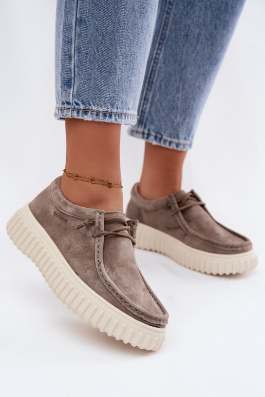 Klei kleurige dameschoenen van faux suede met platform Jamila