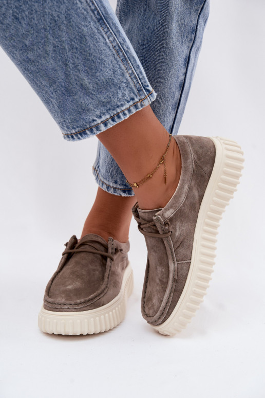 Klei kleurige dameschoenen van faux suede met platform Jamila