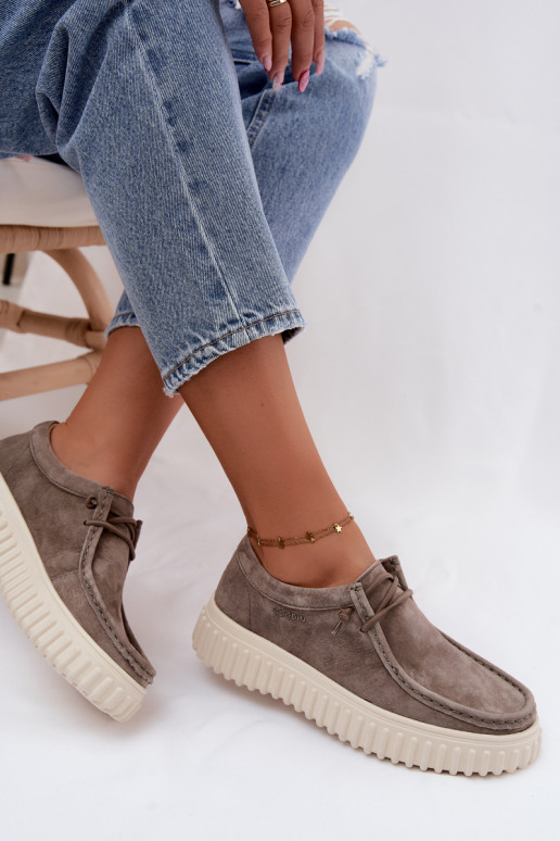 Klei kleurige dameschoenen van faux suede met platform Jamila