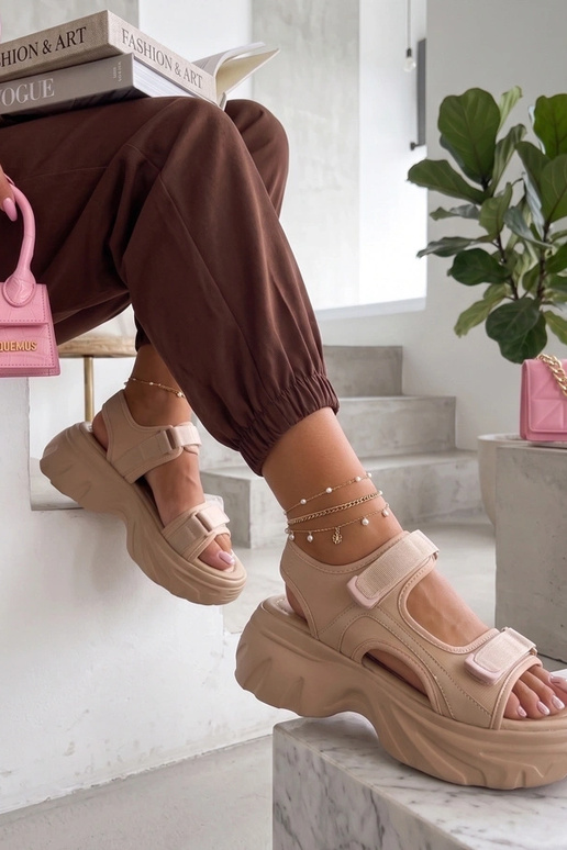 Abigail zandkleurige chunky sandalen