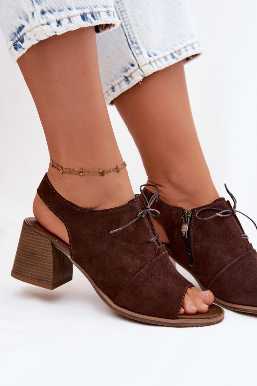Elegante leren hoge hakken met stijlvolle details Zazoo 40523 in chocolade kleur