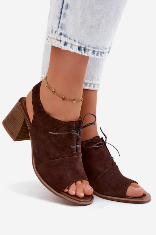 Elegante leren hoge hakken met stijlvolle details Zazoo 40523 in chocolade kleur