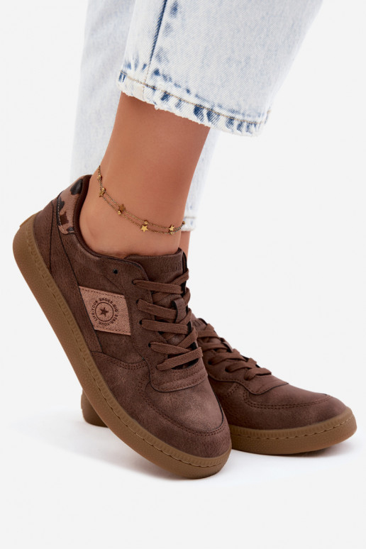 Glanzende sneakers voor dames Big Star UU274017 in bruine kleur