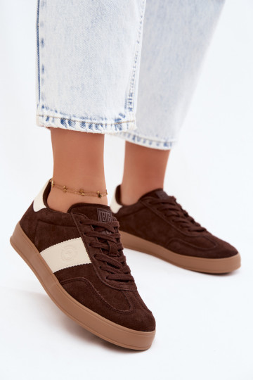 Sneakers voor dames van faux suede Big Star UU274008 in chocolade kleur