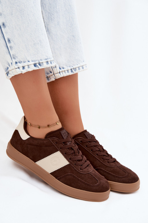 Sneakers voor dames van faux suede Big Star UU274008 in chocolade kleur