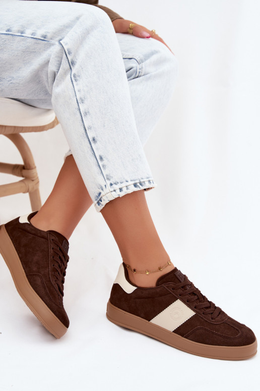 Sneakers voor dames van faux suede Big Star UU274008 in chocolade kleur