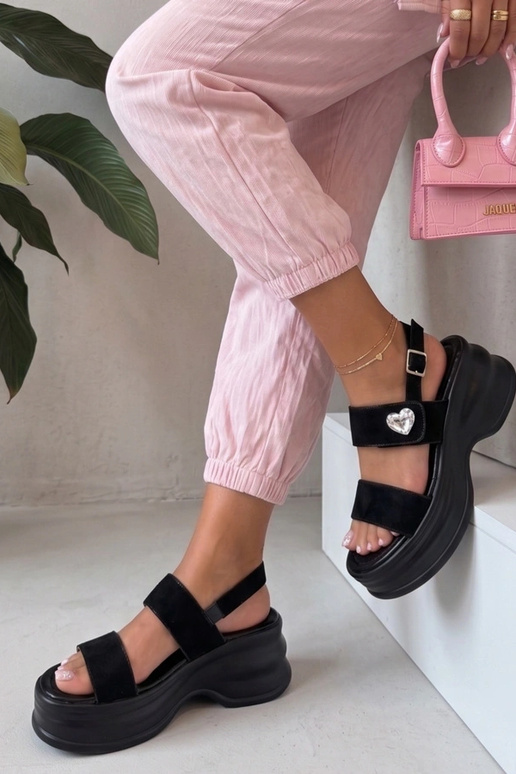 Zwarte sandalen op een chunky zool Aileen