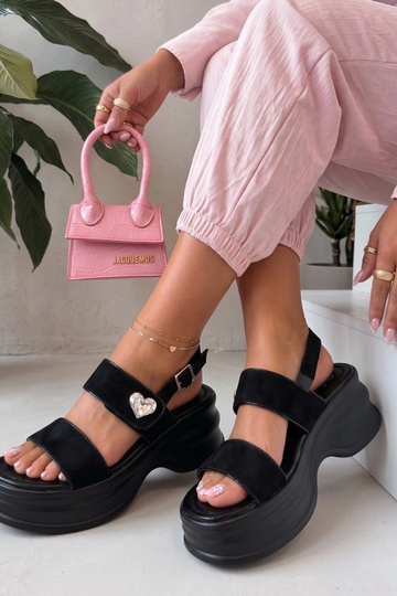 Zwarte sandalen op een chunky zool Aileen 2