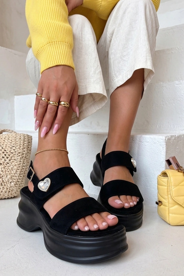 Zwarte matte sandalen op een chunky zool Aileen 2
