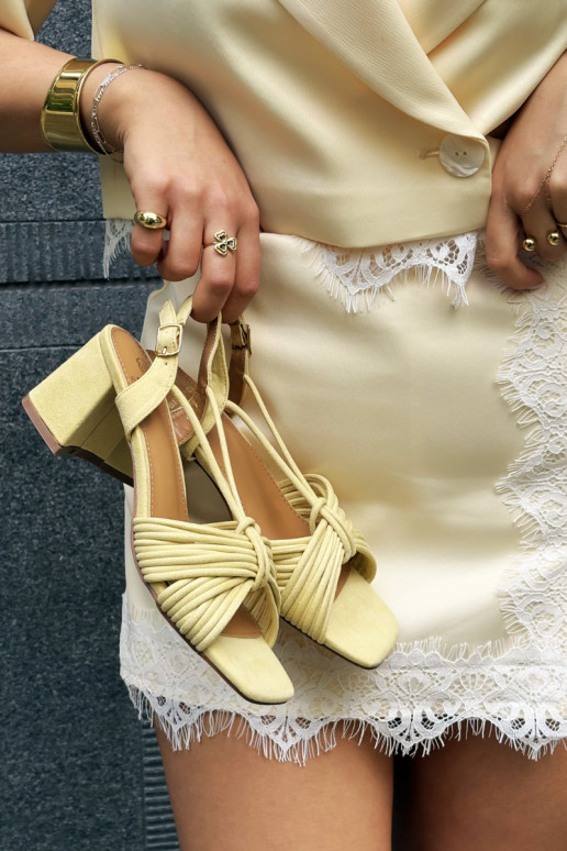 Dames sandalen met bandjes en hakken in geel Taffina