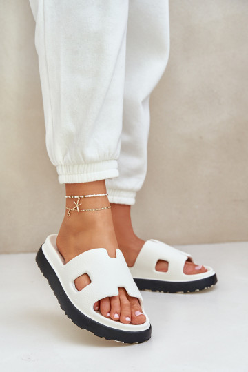 Witte lichte slippers met uitsparingen Neladith 2