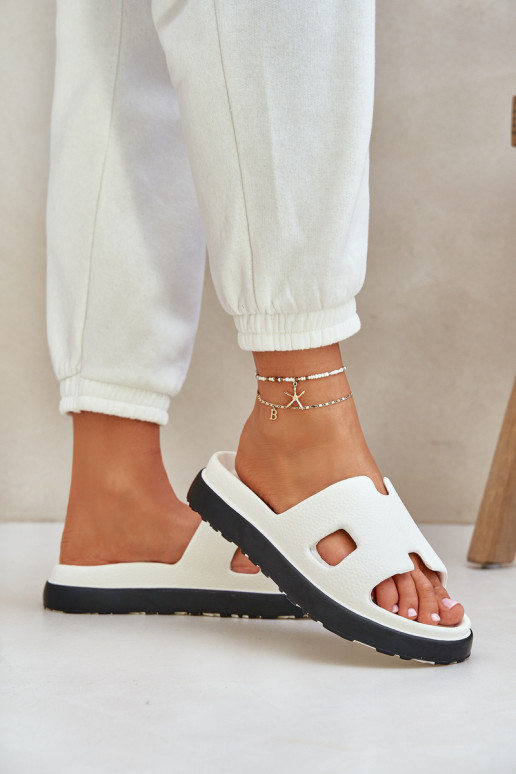 Witte lichte slippers met uitsparingen Neladith