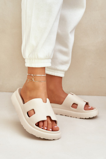 Ivoor kleurige lichte slippers met uitsparingen Neladith 2