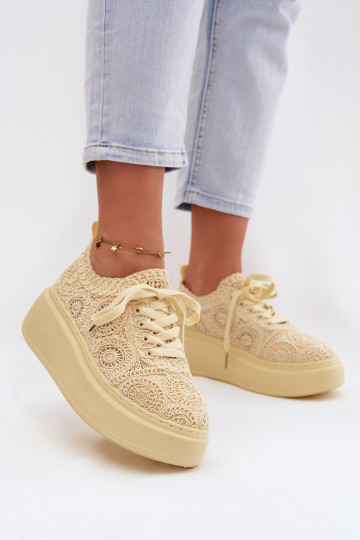 Gele casual schoenen met platform en kantmotieven Evalora 2