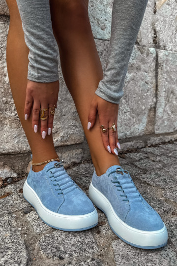 Blauwe platformsneakers van faux suede Blushy