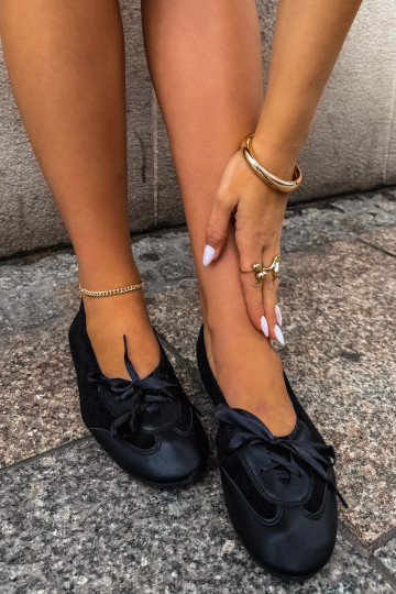 Zwarte sportieve ballerina's met stijlvolle details Peonia