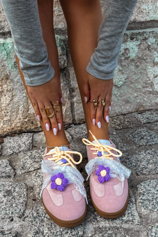 Damesneakers met fancy bloemen en een strik in roze Coastelle