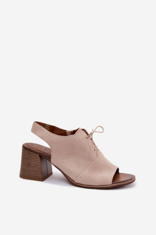 Ivoor elegante suède hoge hakken met stijlvolle details Zazoo 40523