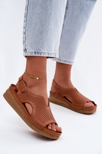 Bruine geperforeerde dames sandalen met platform Tai turiciejka L4494-29