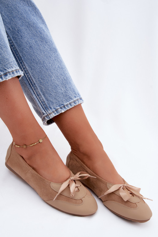 Beige sportieve ballerina's met stijlvolle details Peonia