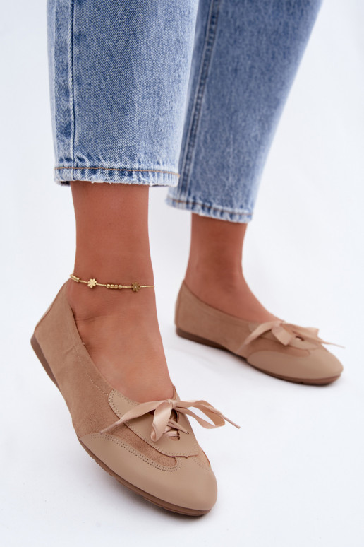 Beige sportieve ballerina's met stijlvolle details Peonia