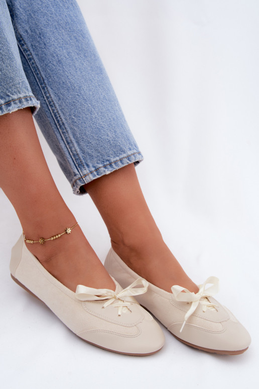 Ivory sportieve ballerina's met stijlvolle details Peonia