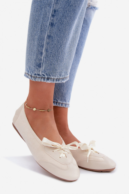 Ivory sportieve ballerina's met stijlvolle details Peonia