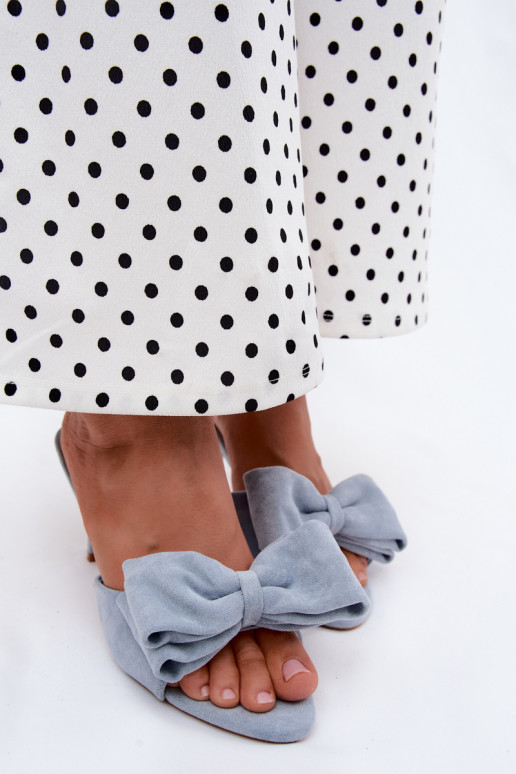Dames slippers met dunne hakken en strikken in blauwe faux suede Tai turignolia
