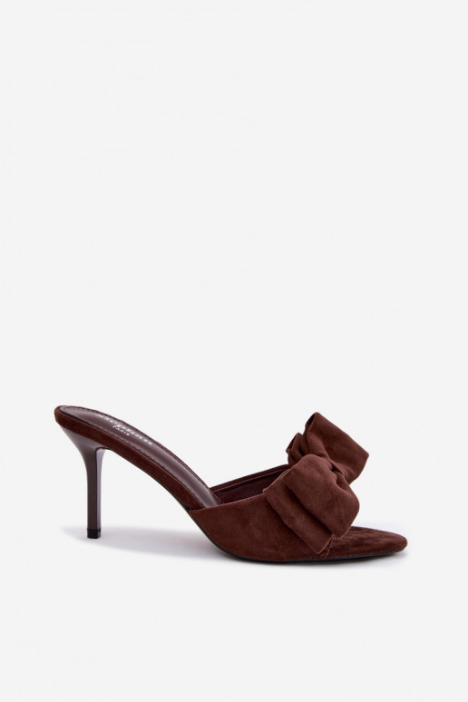Dames slippers met dunne hakken en strikken in chocolade faux suede Tai turignolia