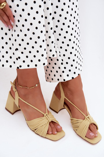 Dames sandalen met bandjes en hakken in geel Taffina
