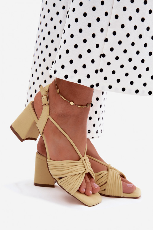 Dames sandalen met bandjes en hakken in geel Taffina