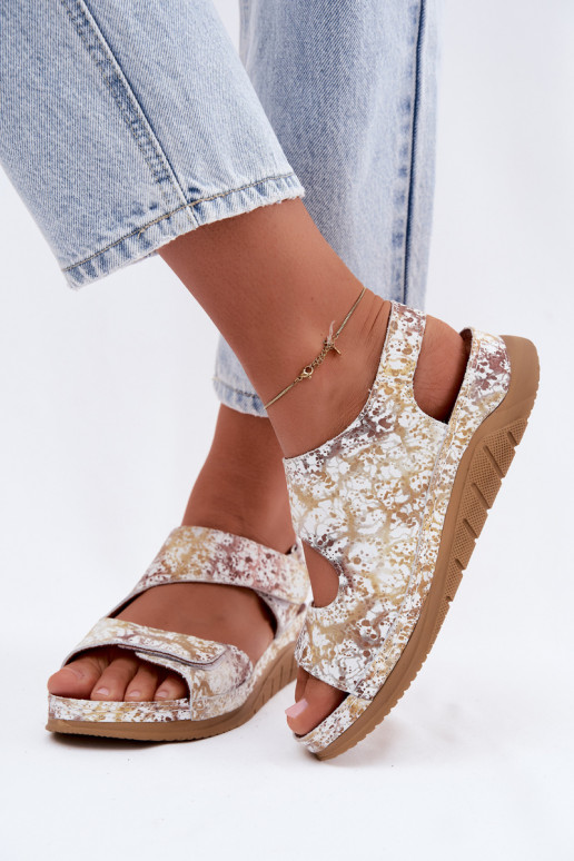 Witte-gouden dames sandalen met platform en plakkerige sluitingen