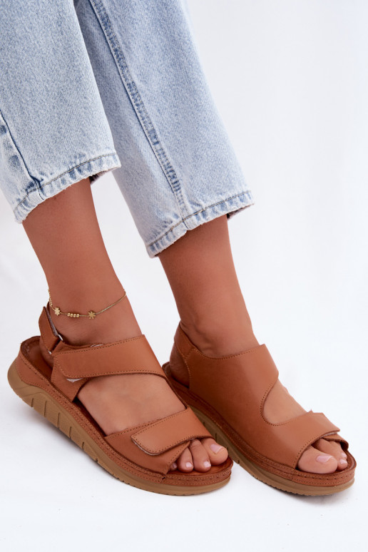 Bruine dames sandalen met platform en plakkerige sluitingen