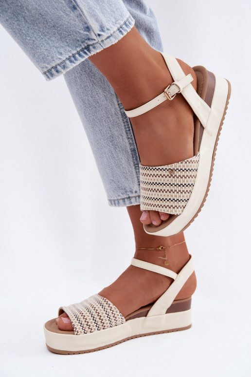 Ivoor kleurige dames sandalen met platform