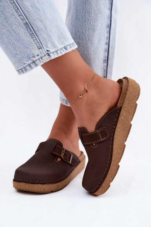 Slippers met gespen Inblu, chocoladekleur