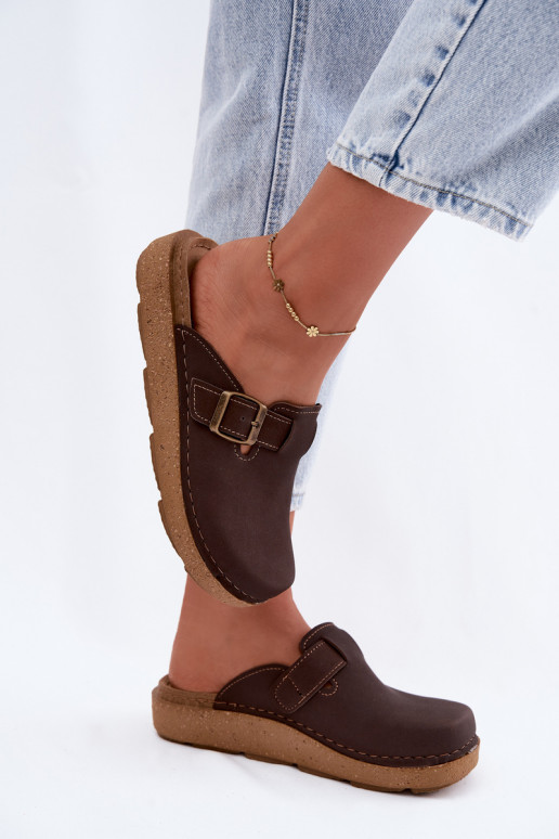 Slippers met gespen Inblu, chocoladekleur