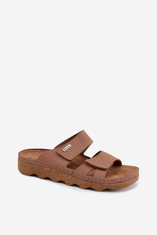 Bruine leren slippers met plakkerige sluiting Inblu