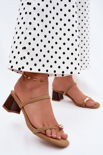 Dames slippers met hakken en gouden details in khaki kleur Verbena