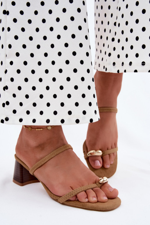 Dames slippers met hakken en gouden details in khaki kleur Verbena