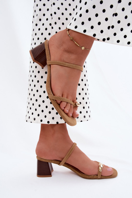 Dames slippers met hakken en gouden details in khaki kleur Verbena