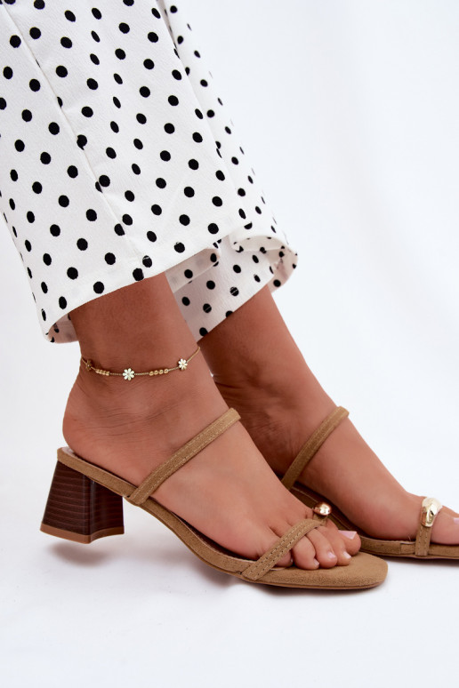 Dames slippers met hakken en gouden details in khaki kleur Verbena