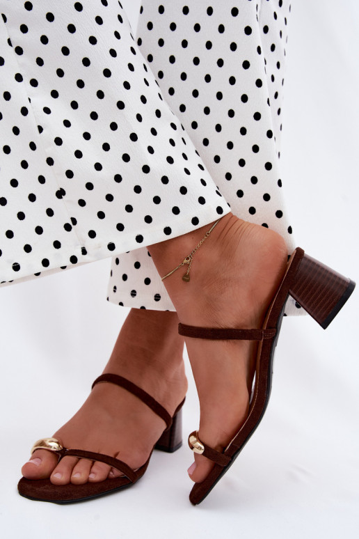Dames slippers met hakken en gouden details in chocolade kleur Verbena