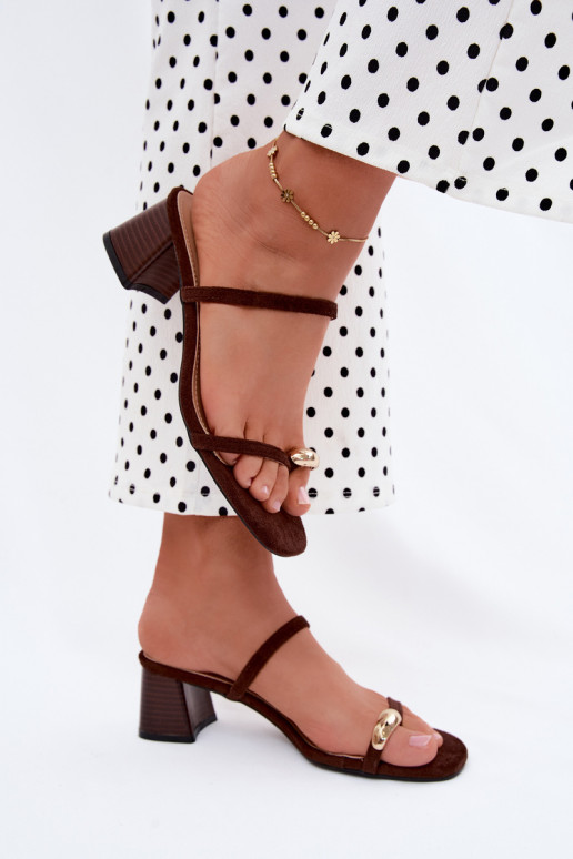 Dames slippers met hakken en gouden details in chocolade kleur Verbena