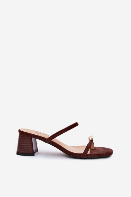 Dames slippers met hakken en gouden details in chocolade kleur Verbena