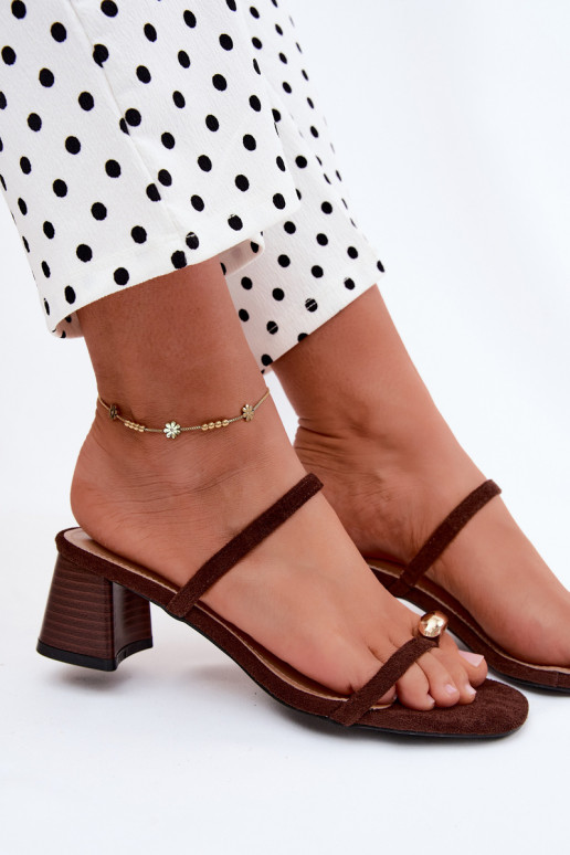 Dames slippers met hakken en gouden details in chocolade kleur Verbena